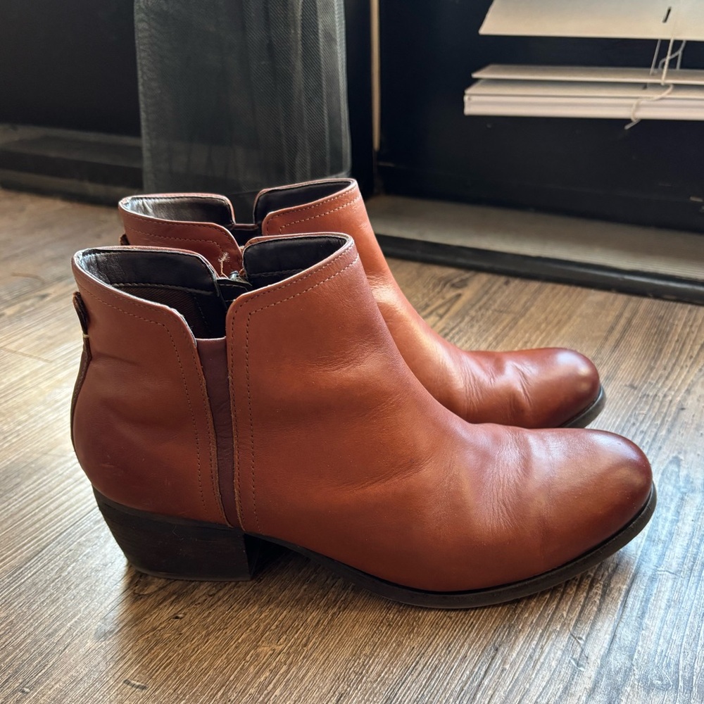 Clark’s ankle boots, women’s size 8.5